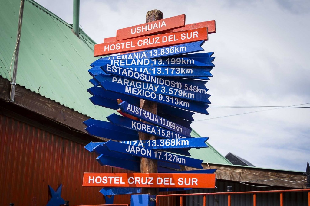 Ushuaia - Hostel Cruz del Sur - Placa de distâncias