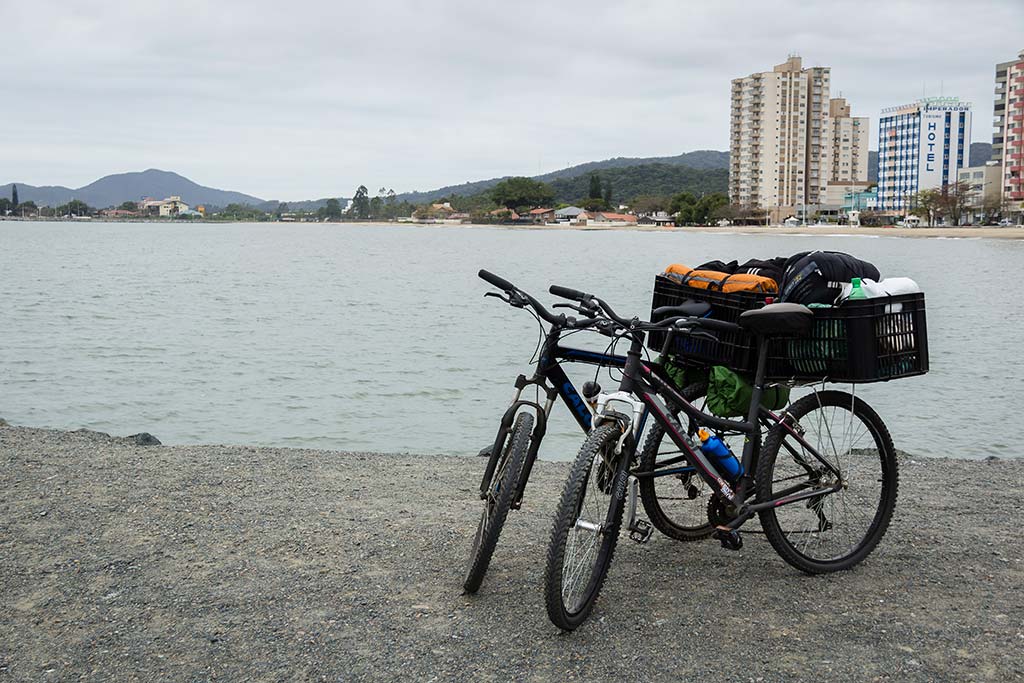 Cicloturismo litoral norte de SC - Dia 1 - Molhe em Piçarras